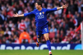 九游体育直播 -王曼昱赛点兑现，广东男篮淘汰利物浦晋级四强，主帅激动落泪